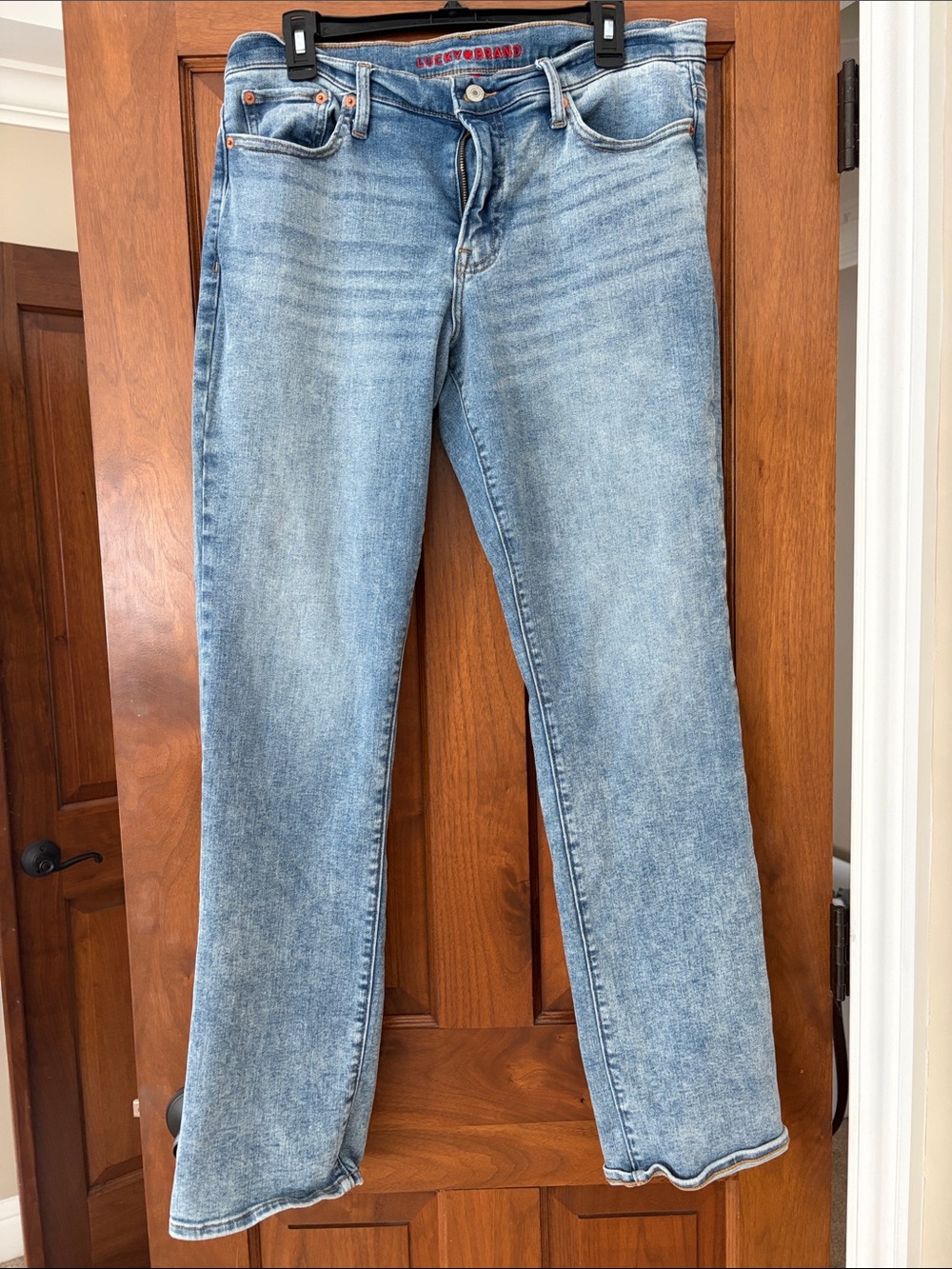 Lucky Brand Women's Straight Leg Jeans in Light Blue Wash